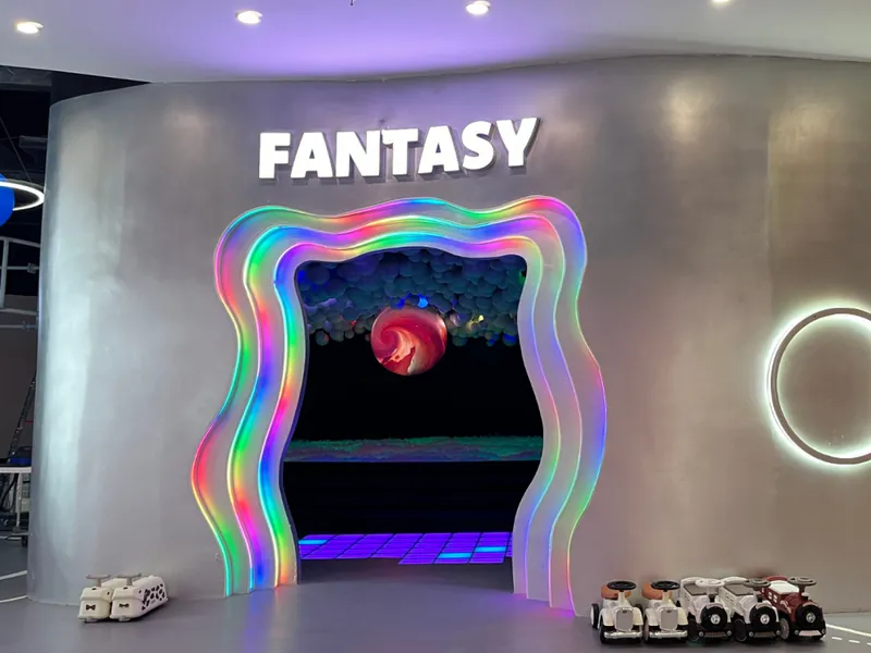 Dazzling Light Fantasy Zone at UFOREA